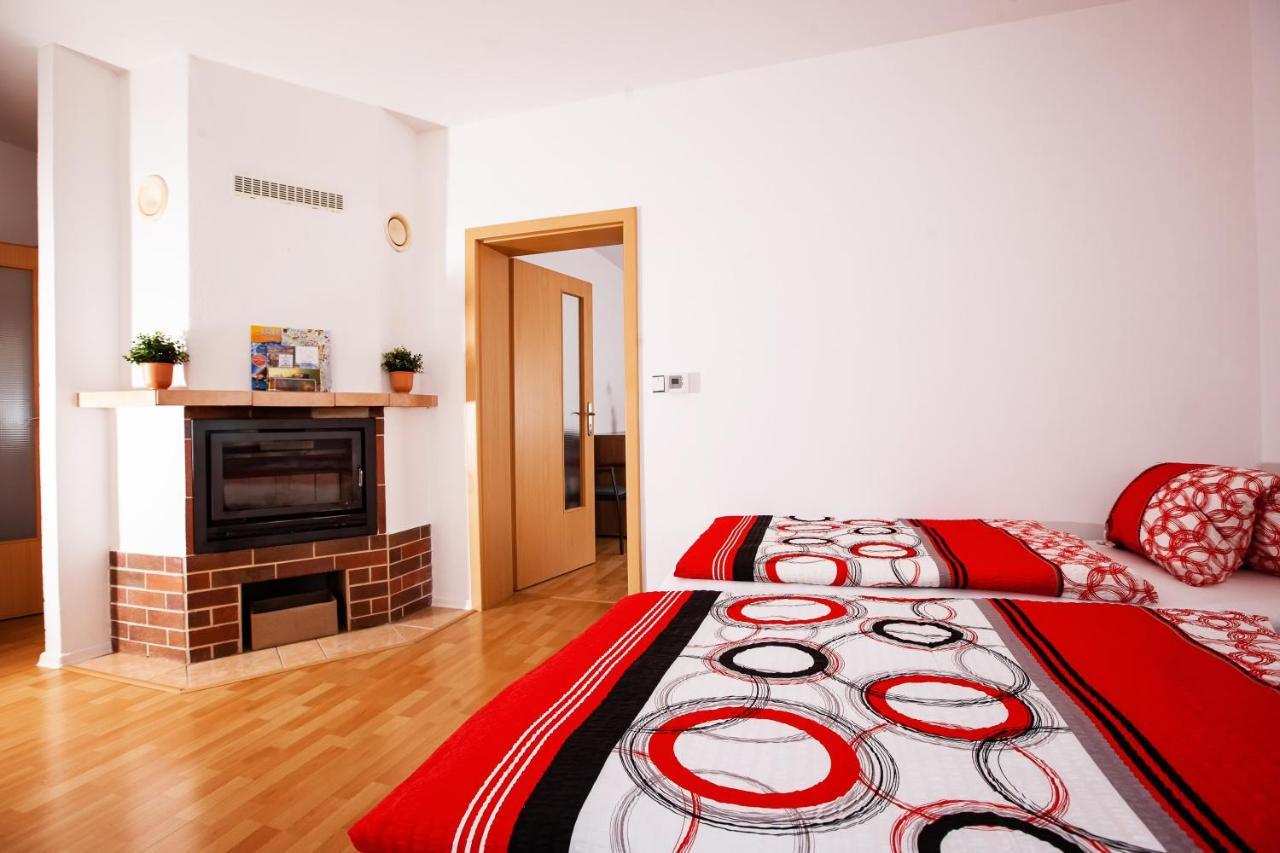 Apartman Dominhaus Cheb Luaran gambar