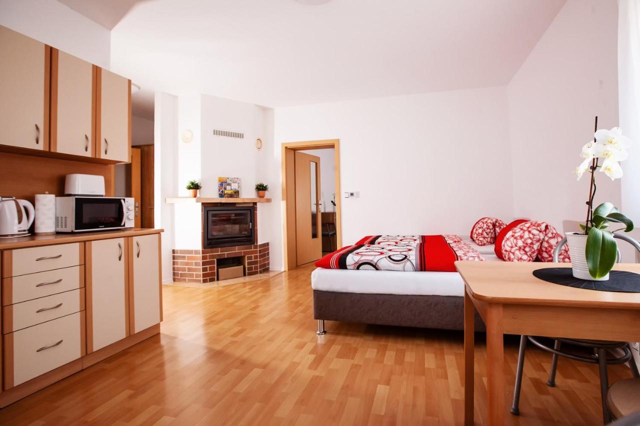 Apartman Dominhaus Cheb Luaran gambar